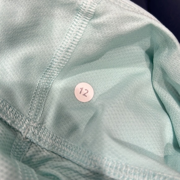 Lululemon tank shirt size 12 - Picture 4 of 4